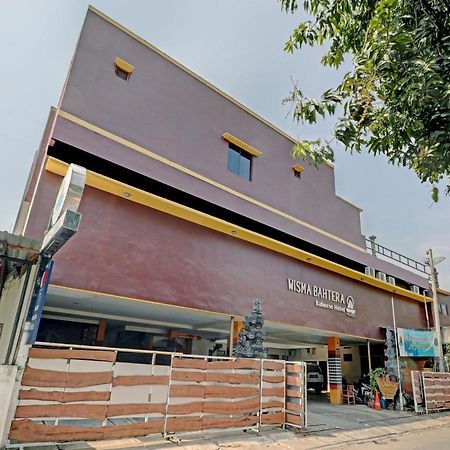 Capital O 90407 Wisma Bahtera Hotel チルボン エクステリア 写真