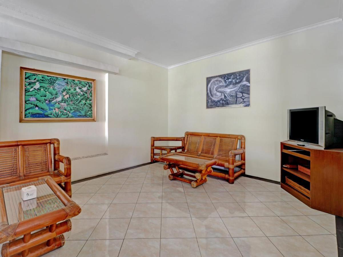 Capital O 90407 Wisma Bahtera Hotel チルボン エクステリア 写真