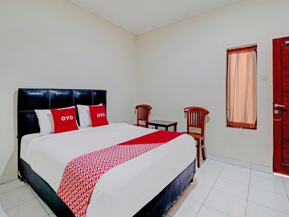 Capital O 90407 Wisma Bahtera Hotel チルボン エクステリア 写真