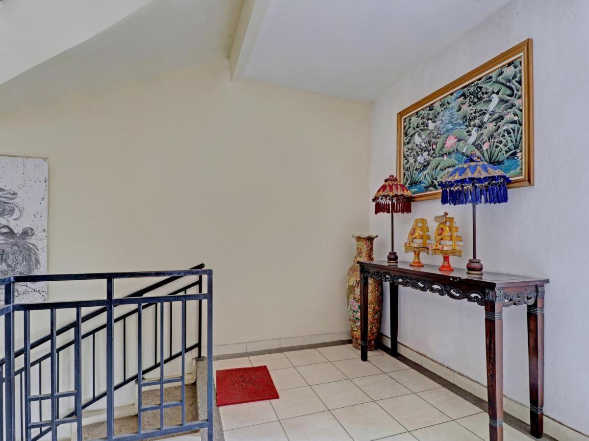 Capital O 90407 Wisma Bahtera Hotel チルボン エクステリア 写真