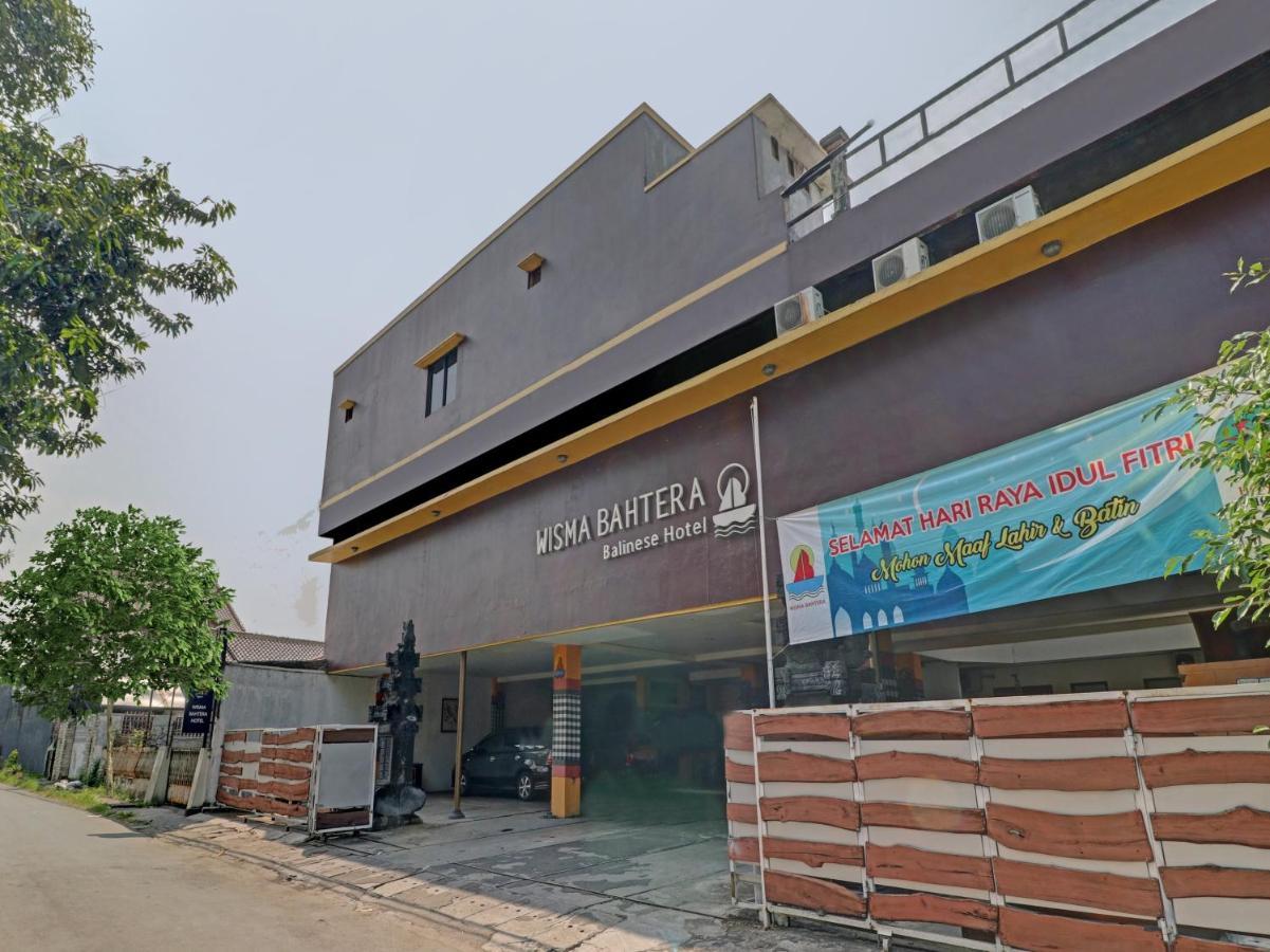 Capital O 90407 Wisma Bahtera Hotel チルボン エクステリア 写真