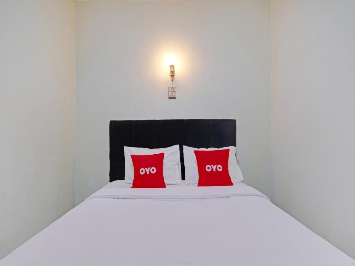 Capital O 90407 Wisma Bahtera Hotel チルボン エクステリア 写真