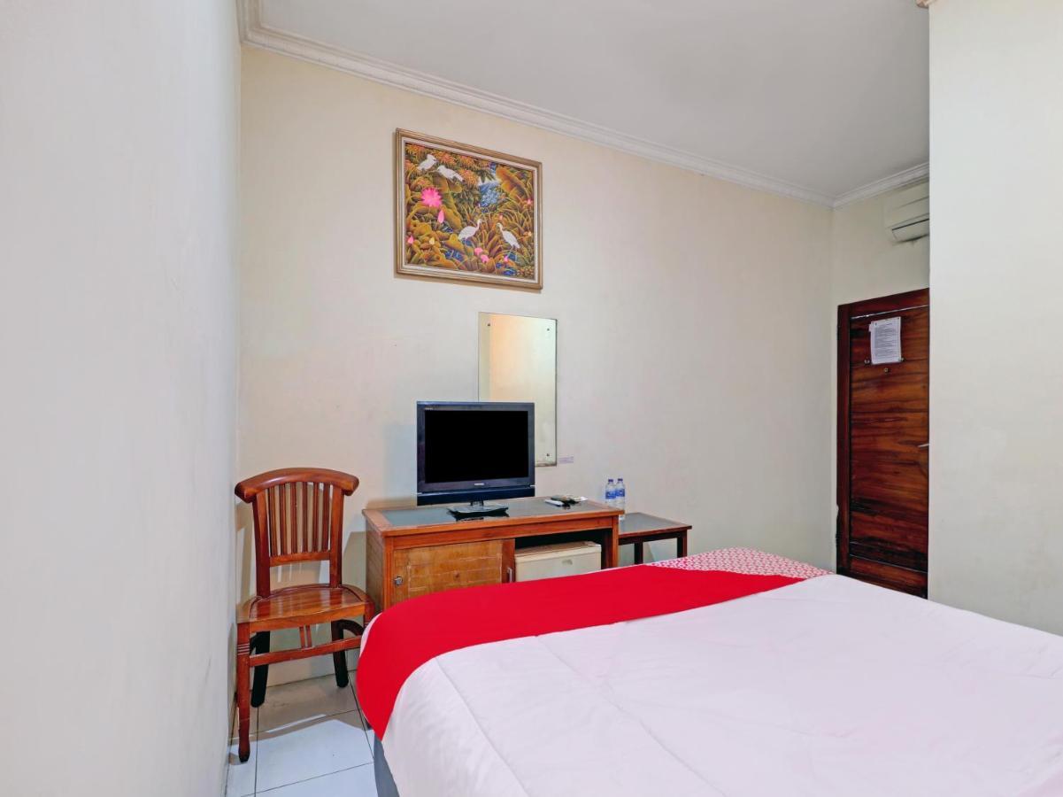 Capital O 90407 Wisma Bahtera Hotel チルボン エクステリア 写真