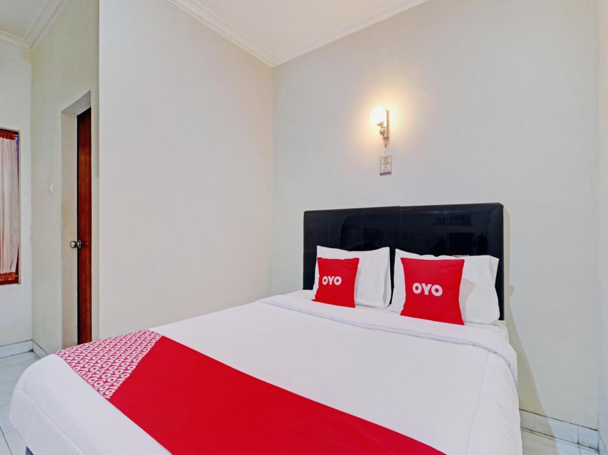 Capital O 90407 Wisma Bahtera Hotel チルボン エクステリア 写真
