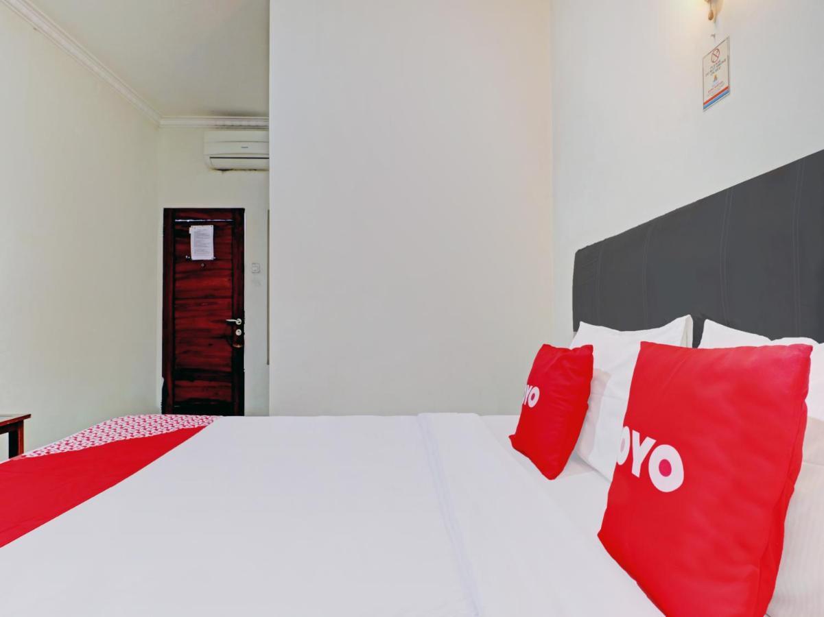 Capital O 90407 Wisma Bahtera Hotel チルボン エクステリア 写真
