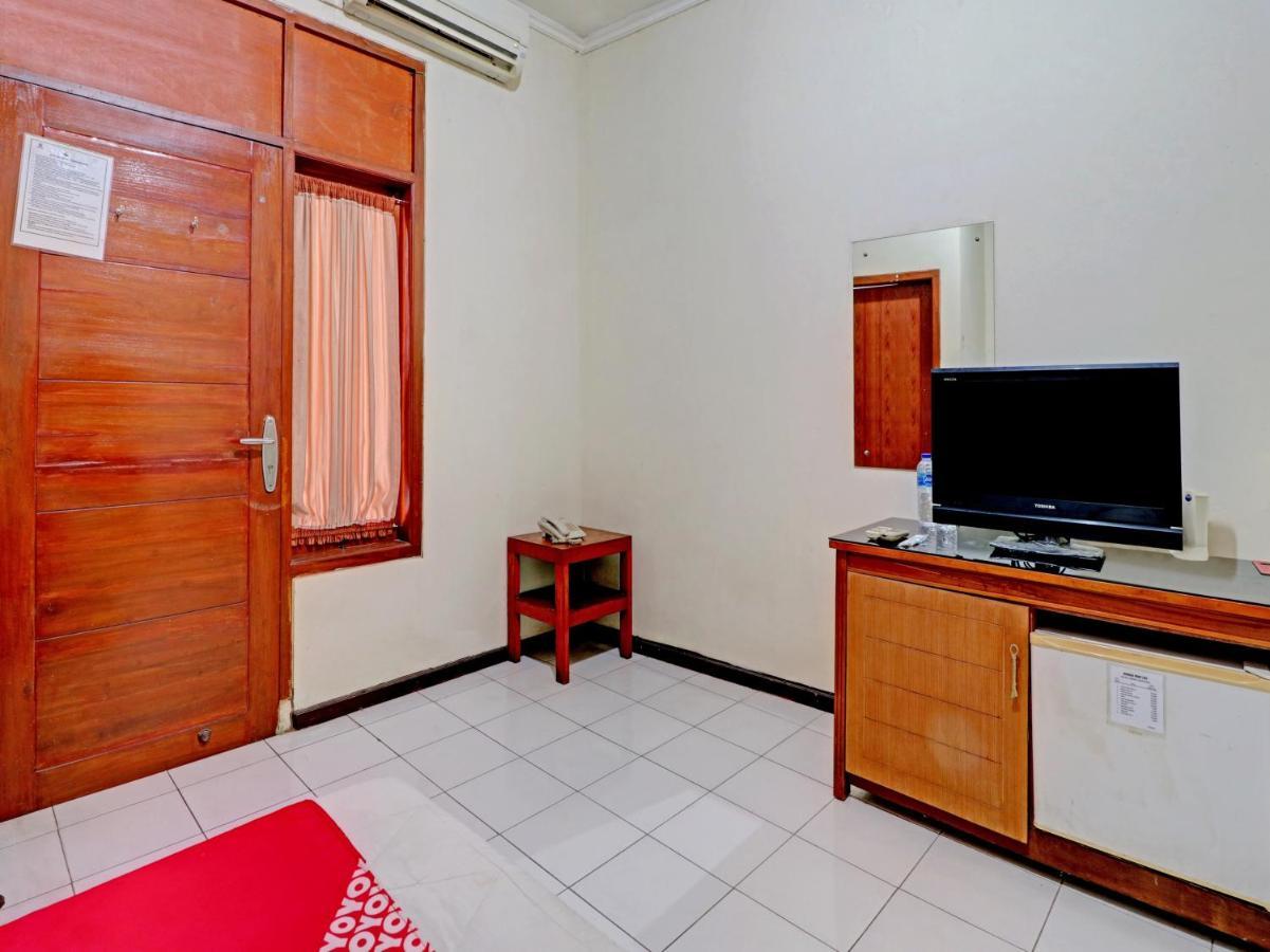 Capital O 90407 Wisma Bahtera Hotel チルボン エクステリア 写真